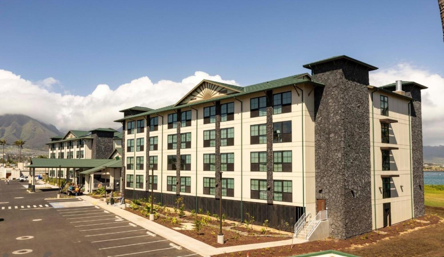 Hampton Inn & Suites Maui North Shore Kahului Exterior photo