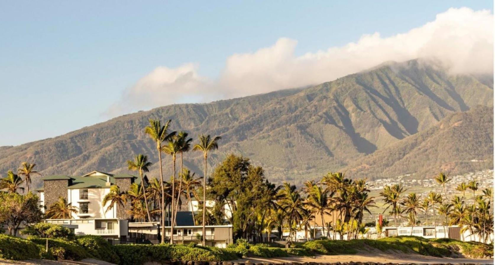 Hampton Inn & Suites Maui North Shore Kahului Exterior photo