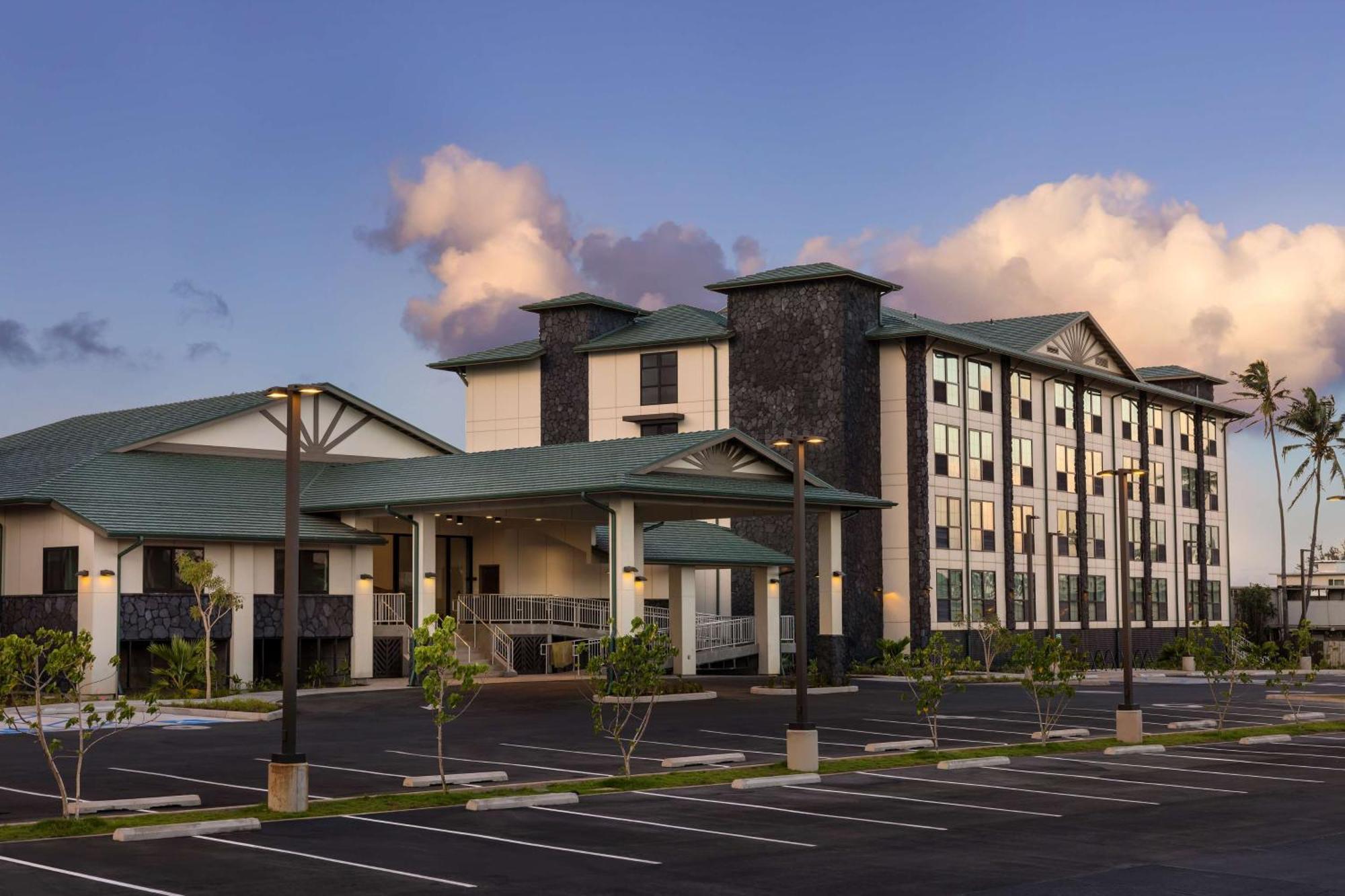 Hampton Inn & Suites Maui North Shore Kahului Exterior photo