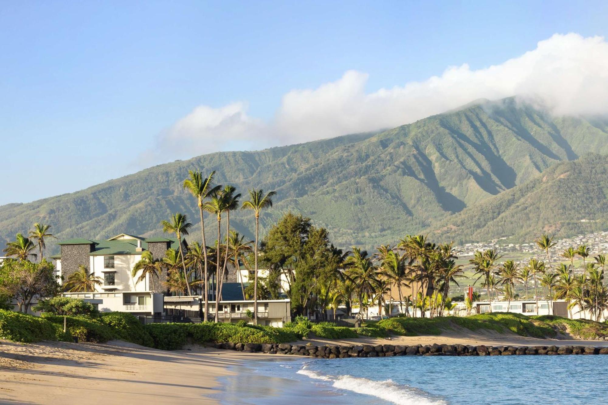 Hampton Inn & Suites Maui North Shore Kahului Exterior photo