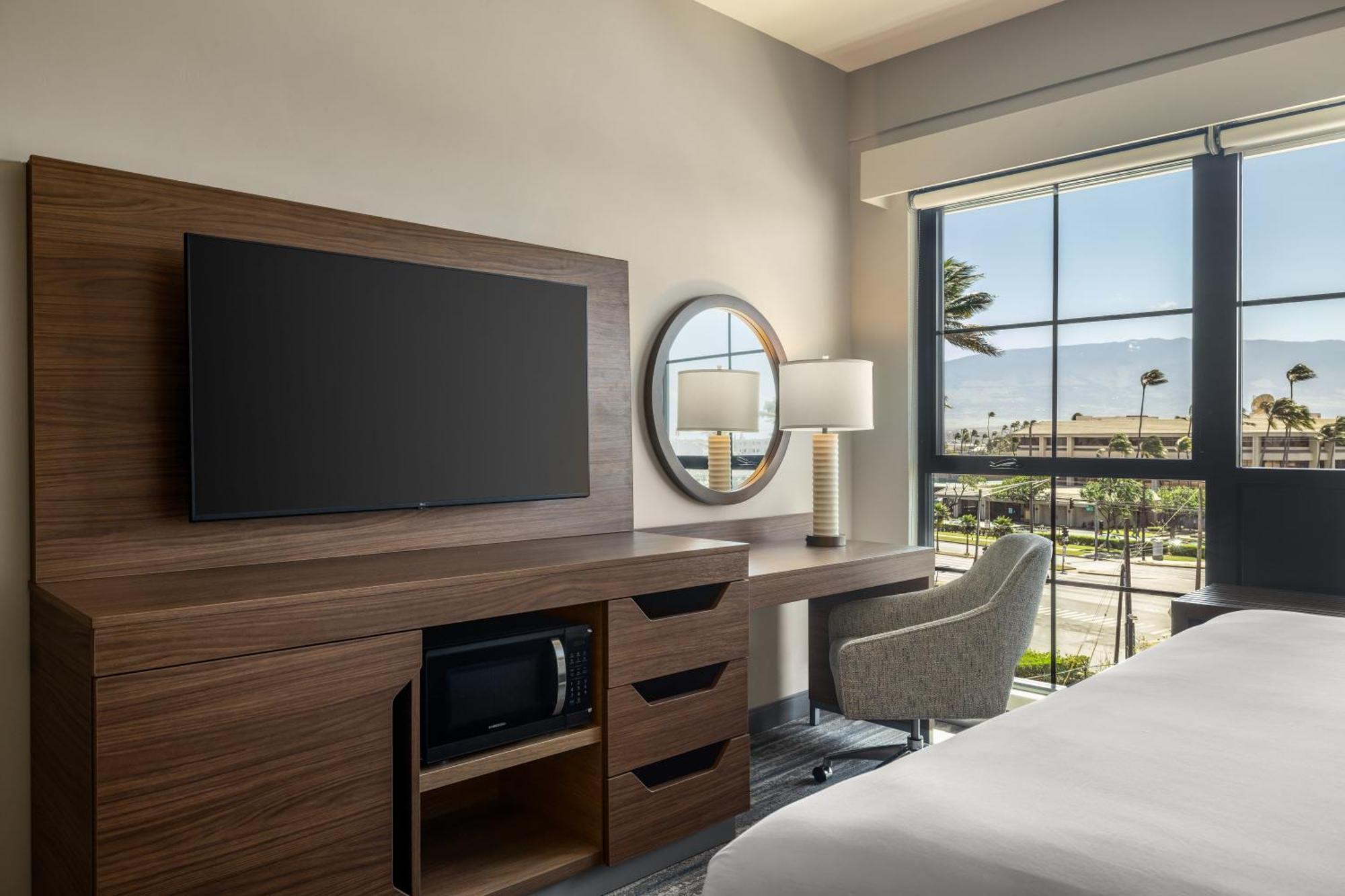 Hampton Inn & Suites Maui North Shore Kahului Exterior photo